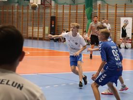 Młodzi piłkarze ręczni uczcili rocznicę napaści hitlerowskich Niemiec na Polskę