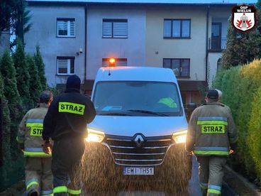 Strażacy z gminy Wieluń rozwozili worki z piaskiem w miejsca zagrożone podtopieniami. Worki dla mieszkańców będą dostępne też pod WDK-iem