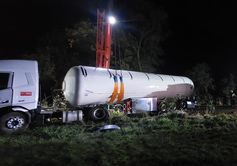 Wypadek w Siemkowicach, osobówka zderzyła się z cysterną przewożącą propan. Ewakuowano mieszkańców pobliskich zabudowań