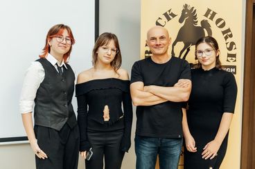 Uroczystość rozdania międzynarodowych certyfikatów Cambridge English w Black Horse w Wieluniu