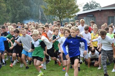 Uczniowie podstawówek zainaugurowali sportowy rok szkolny