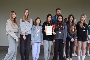 Sztafetowe biegi przełajowe. Osjaków triumfuje w Igrzyskach Dzieci, Mierzyce i Skomlin w Igrzyskach Młodzieży Szkolnej