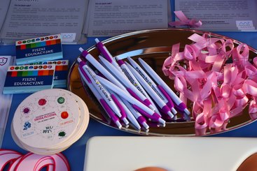 Trwa akcja profilaktyczna na placu Legionów – dotyczy m.in. nowotworów piersi