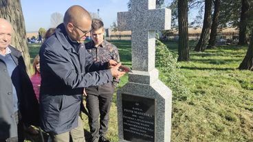  Wybierz W Chotowie upamiętniono miejsce pochówku weterana wojny polsko – bolszewickiej
