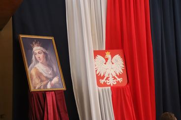 Symboliczne ognisko patriotyzmu i wspólne śpiewanie pieśni patriotycznych w Szkole Podstawowej nr 4
