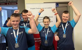 Uczniowie z Wielunia i Działoszyna uczestniczyli w dwóch wydarzeniach w ramach Olimpiad Specjalnych