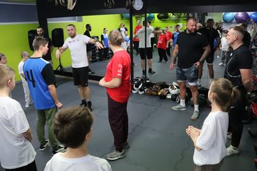 Wyjątkowy trening uczniów Zespołu Szkół Specjalnych. Nie zabrakło aktywności i uśmiechu