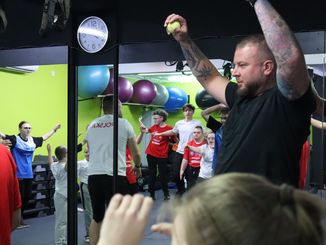 Wyjątkowy trening uczniów Zespołu Szkół Specjalnych. Nie zabrakło aktywności i uśmiechu