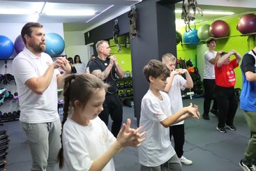 Wyjątkowy trening uczniów Zespołu Szkół Specjalnych. Nie zabrakło aktywności i uśmiechu