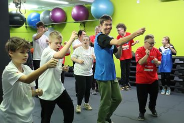 Wyjątkowy trening uczniów Zespołu Szkół Specjalnych. Nie zabrakło aktywności i uśmiechu