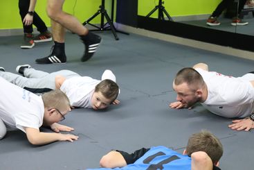 Wyjątkowy trening uczniów Zespołu Szkół Specjalnych. Nie zabrakło aktywności i uśmiechu