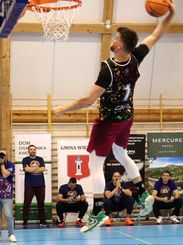 Efektowne wsady uświetniły koszykarski event WKS-u