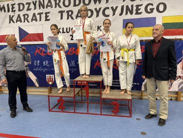 13 medali wieluńskich karateków w Kluczborku