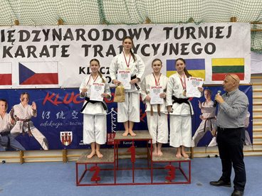 13 medali wieluńskich karateków w Kluczborku
