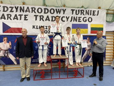 13 medali wieluńskich karateków w Kluczborku
