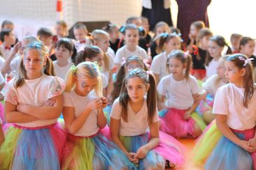 W Skomlinie świętowano 50-lecie obecnego budynku szkoły i nadania jej imienia Komisji Edukacji Narodowej. Otwarto też nową salę sportową!