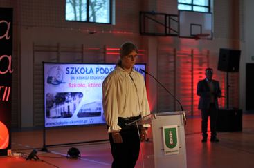 W Skomlinie świętowano 50-lecie obecnego budynku szkoły i nadania jej imienia Komisji Edukacji Narodowej. Otwarto też nową salę sportową!
