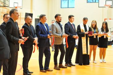 W Skomlinie świętowano 50-lecie obecnego budynku szkoły i nadania jej imienia Komisji Edukacji Narodowej. Otwarto też nową salę sportową!
