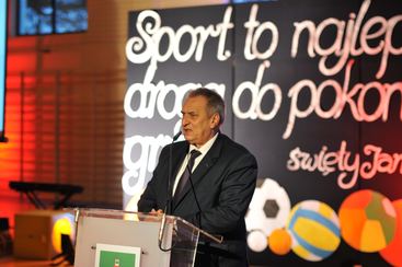W Skomlinie świętowano 50-lecie obecnego budynku szkoły i nadania jej imienia Komisji Edukacji Narodowej. Otwarto też nową salę sportową!