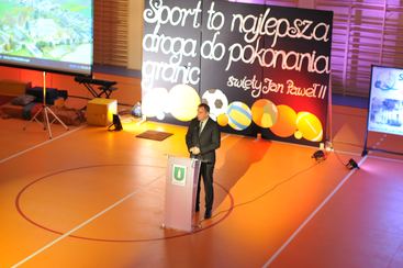 W Skomlinie świętowano 50-lecie obecnego budynku szkoły i nadania jej imienia Komisji Edukacji Narodowej. Otwarto też nową salę sportową!