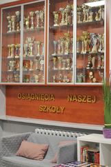 W Skomlinie świętowano 50-lecie obecnego budynku szkoły i nadania jej imienia Komisji Edukacji Narodowej. Otwarto też nową salę sportową!