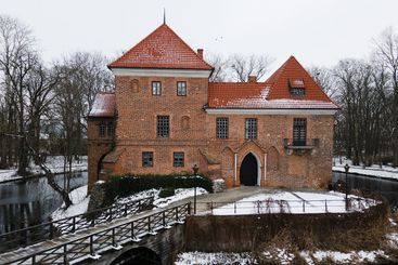 Nie macie pomysłu na weekend? Warto zobaczyć zamek w Oporowie, to gotycka perełka Łódzkiego