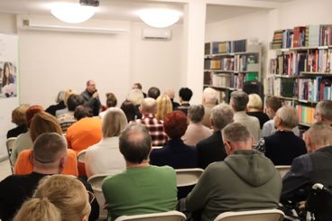 Maciej Bieszczad gościem spotkania w Powiatowej Bibliotece Publicznej w Wieluniu 