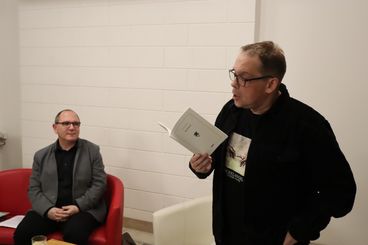 Maciej Bieszczad gościem spotkania w Powiatowej Bibliotece Publicznej w Wieluniu 
