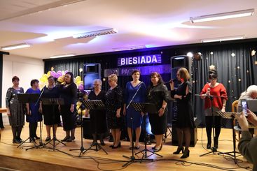 Biesiada ostatkowa przy pączku i faworku w Czarnożyłach