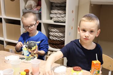 W Centrum Integracji PCK odbyły się zajęcia artystyczne dla dzieci