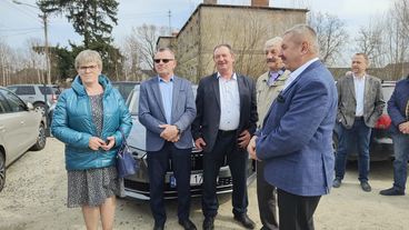 W sobotę oficjalnie otwarto wyremontowaną drogę w Wiktorowie, w gminie Biała – mieszkańcy zabiegali o tę inwestycję od wielu lat