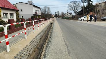 W sobotę oficjalnie otwarto wyremontowaną drogę w Wiktorowie, w gminie Biała – mieszkańcy zabiegali o tę inwestycję od wielu lat