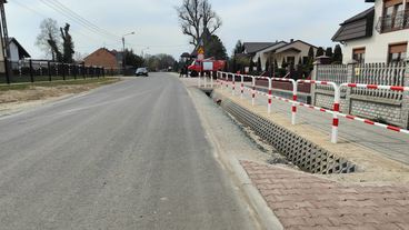 W sobotę oficjalnie otwarto wyremontowaną drogę w Wiktorowie, w gminie Biała – mieszkańcy zabiegali o tę inwestycję od wielu lat