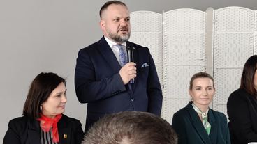W sobotę oficjalnie otwarto wyremontowaną drogę w Wiktorowie, w gminie Biała – mieszkańcy zabiegali o tę inwestycję od wielu lat