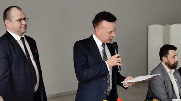 W sobotę oficjalnie otwarto wyremontowaną drogę w Wiktorowie, w gminie Biała – mieszkańcy zabiegali o tę inwestycję od wielu lat