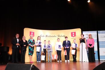 Zdolni uczniowie ze szkół w gm. Wieluń nagrodzeni podczas Gali Wieluńskie Talenty