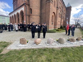 Obchody 85. rocznicy zbrodni katyńskiej w Lututowie