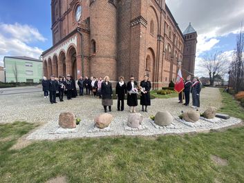 Obchody 85. rocznicy zbrodni katyńskiej w Lututowie