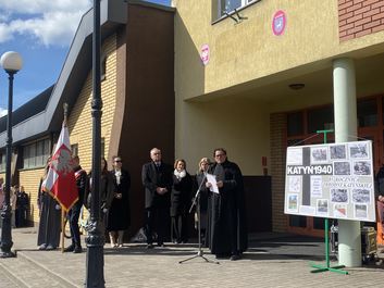 Obchody 85. rocznicy zbrodni katyńskiej w Lututowie