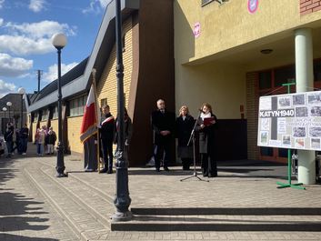 Obchody 85. rocznicy zbrodni katyńskiej w Lututowie