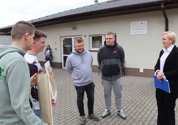 Ośrodek w Gromadzicach będzie miał piękny mural. Właśnie powstaje!