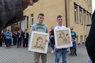 Ośrodek w Gromadzicach będzie miał piękny mural. Właśnie powstaje!