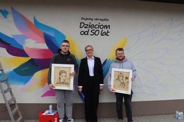 Ośrodek w Gromadzicach będzie miał piękny mural. Właśnie powstaje!