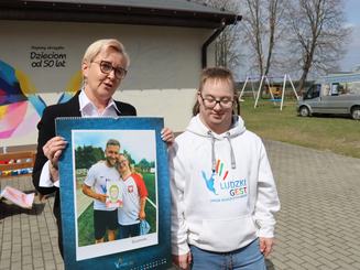 Ośrodek w Gromadzicach będzie miał piękny mural. Właśnie powstaje!