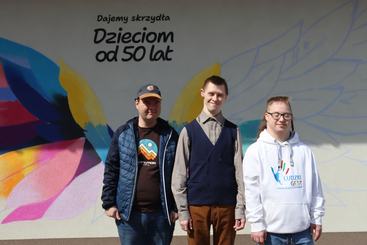 Ośrodek w Gromadzicach będzie miał piękny mural. Właśnie powstaje!