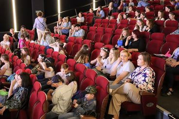Niebieski marsz dla autyzmu przeszedł ulicami Wielunia. W Kino-Teatrze Syrena trwa Talent Show