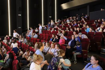 Niebieski marsz dla autyzmu przeszedł ulicami Wielunia. W Kino-Teatrze Syrena trwa Talent Show