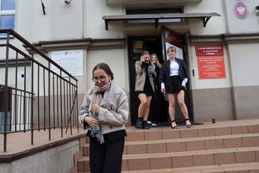 Maturzyści napisali dziś egzamin z języka polskiego na poziomie podstawowym. Jak im poszło?
