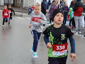 Prawie 100 osób wystartowało w biegu głównym Pętli Wieluńskiej
