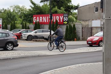 Nowe rondo w Wieluniu jeszcze bez oznakowanych przejść dla pieszych – co to oznacza w praktyce?